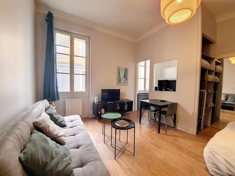 Magnifique Appartement - Hôtel du Parc - VICHY - B&B Vichy