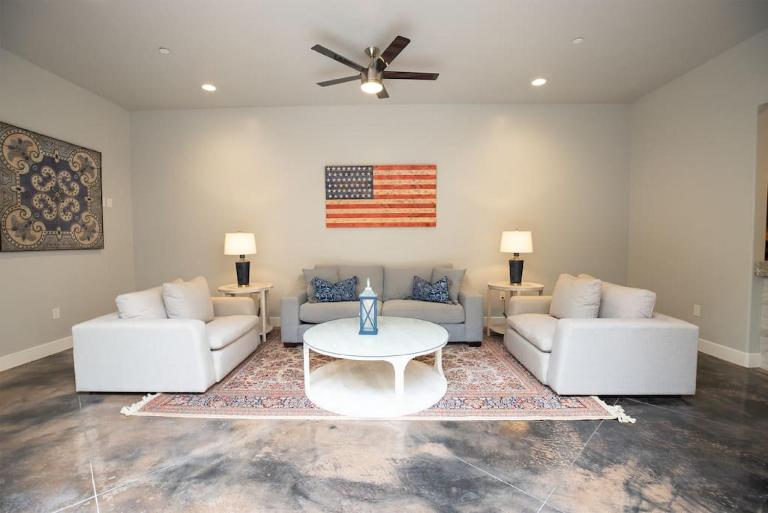 Spacious Home with Large Kitchen - B&B Hurricane