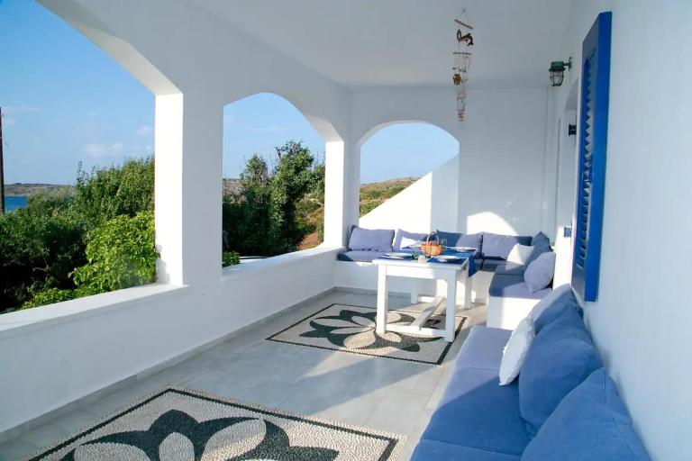 LEROS VILLA BLEFOUTI - B&B Parthéni