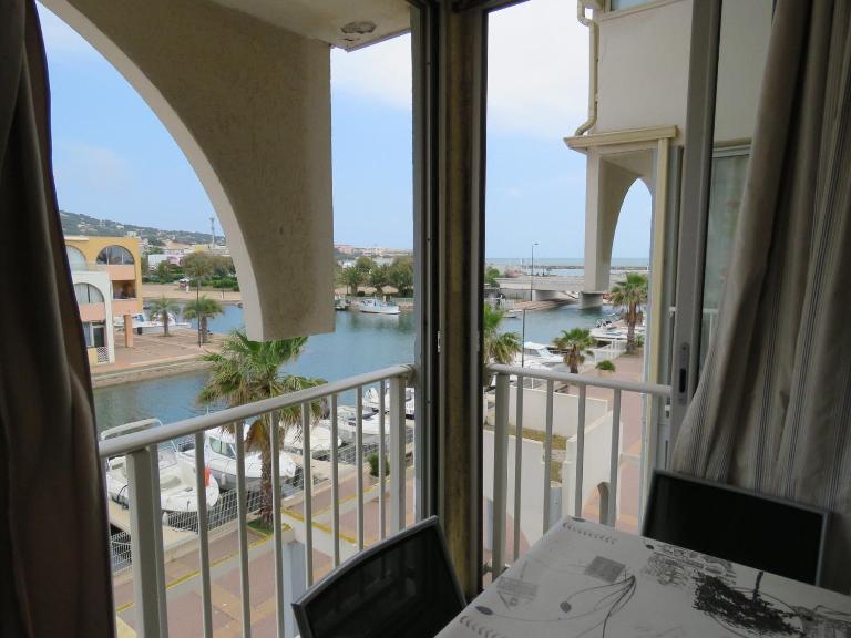 Studio rénové avec loggia vitrée, vue marina et parking sécurisé - FR-1-472-135 - Ferienwohnung Sète