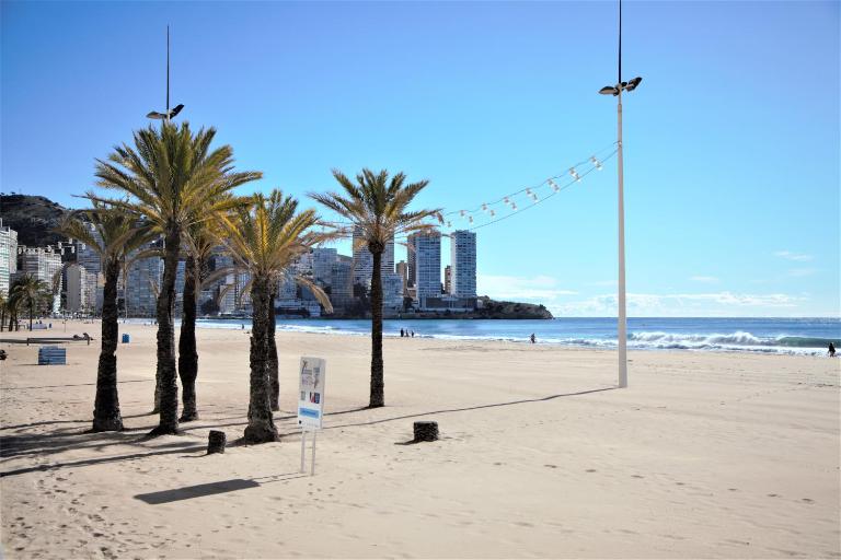 Cozy apartment just 8 min walk from the beach! - Bed and Breakfast Benidorm