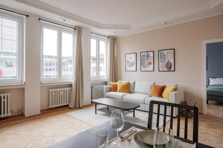 Design City Apartments - Workspace & Kitchen - Messe DUS - Ferienwohnung Duisburg