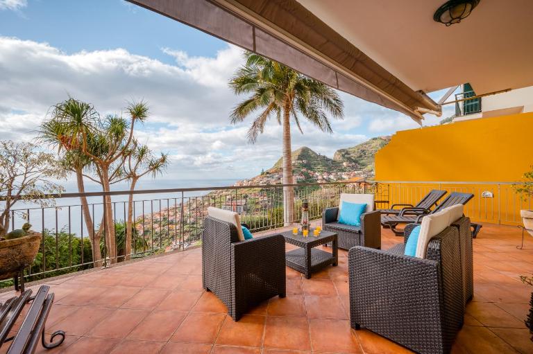 Palm Tree House by Amazing Madeira - Bed and Breakfast Câmara de Lobos