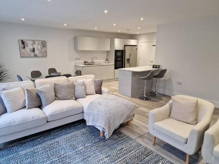 Luxury 3 Bed House, Parking, Garden and 2 Office desks 2 - B&B Southbourne