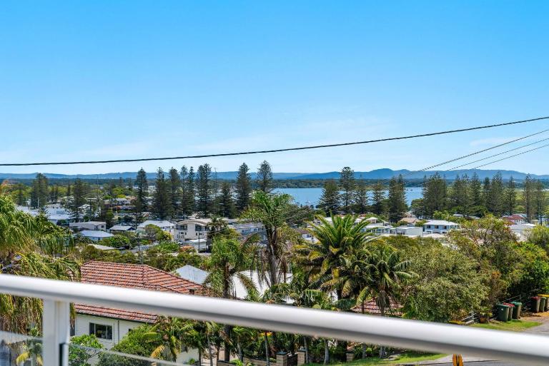 Mingara 4 - Front-Row Seats to Yambas Sunsets - Holiday Yamba - B&B Yamba
