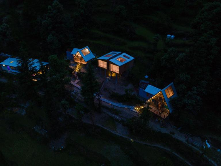 The Minimal Stargazing Cottages Jibhi - B&B Jābo