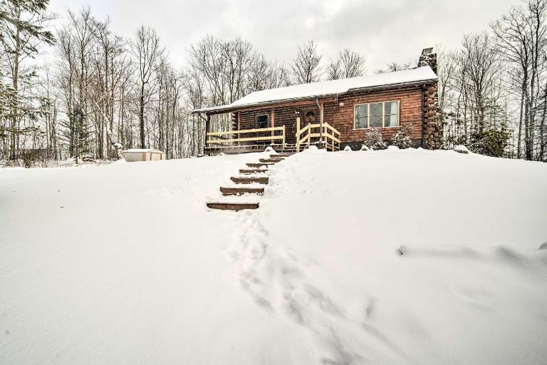 Cambridge Springs Cabin Near French Creek! - B&B Cambridge Springs