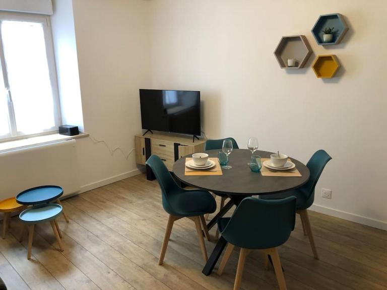 F2 au pied de la Basilique - B&B Saint-Nicolas-de-Port