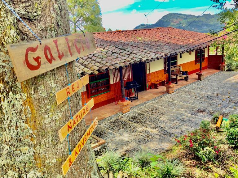 Maravilla de cabaña grupal 5-10 personas parking, wifi, campestre, cercana - B&B Jardín