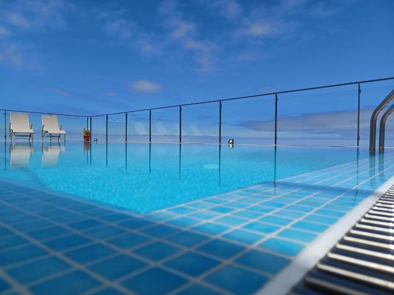 Valley View-Villa with heated pool and sauna - B&B Arco da Calheta