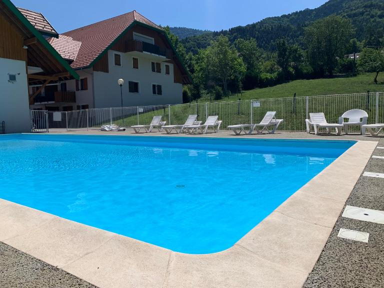 Petit cocon entre lac, golf et montagne, proche d'Annecy - B&B Giez