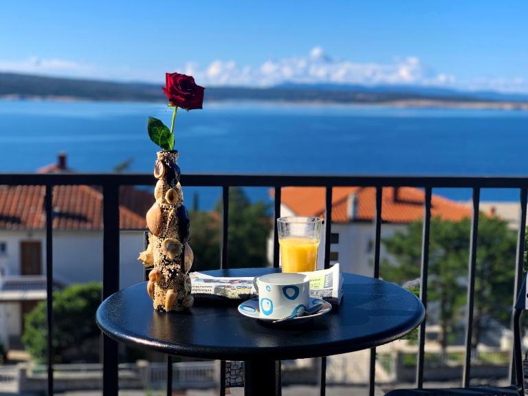 Apartments Julija - B&B Cirquenizza
