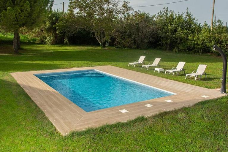 Casa Rural en Rupià con piscina - B&B Rupià