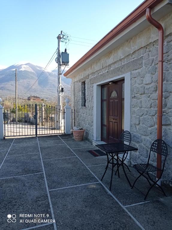 1-Bed Apartment Sleeps 2 - Free Parking and Garden - B&B Gallinaro