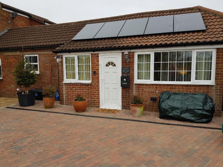1 Bed Sleeps 3 Free Parking Pets Allowed - B&B East Dereham
