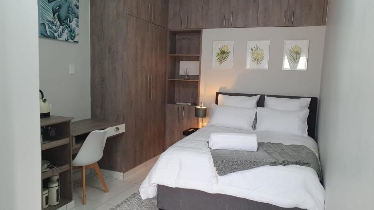 Refresh Cottage near OR Tambo Airport & Greenstone - Bed and Breakfast Edenvale