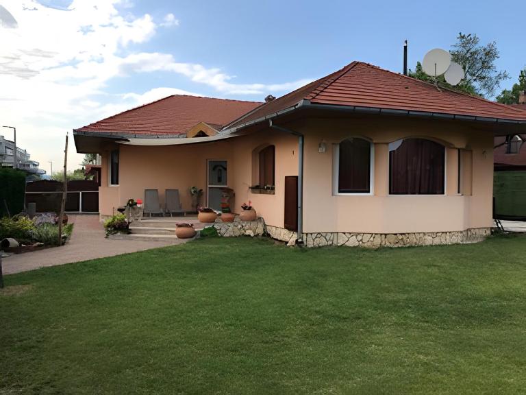 Vitorlás 3 Villa - B&B Balatonlelle