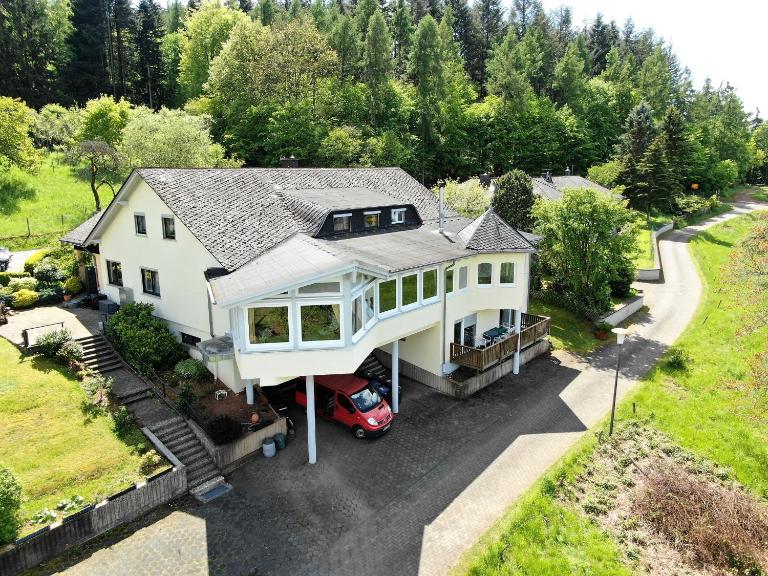 Haus Im Wald - Ferienwohnung Bonsbeuren