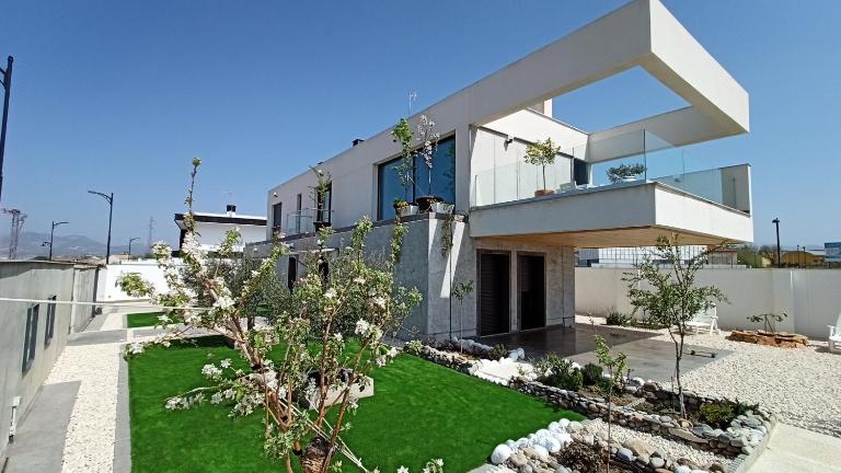 Chalet con piscina y jardín, no fumadores ni fiestas - B&B Cúllar-Vega