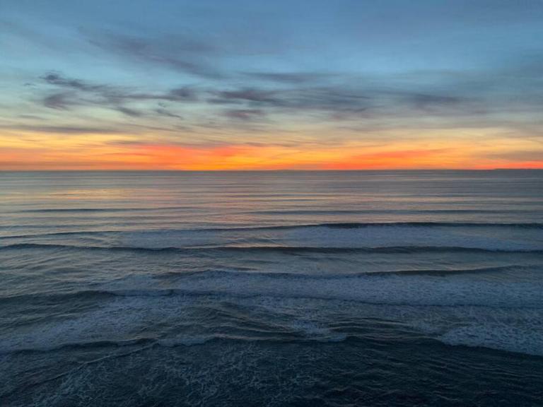 Steps To The BEST Beach . Surf . Spa . Main Street - B&B Encinitas