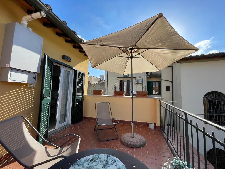 Appartamento Firenze Centro Amorino con terrazzo - Chambres d'hôtes Florence