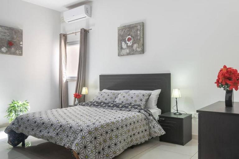 Modern apt. Close to the Square - B&B San Pawl il-Bahar