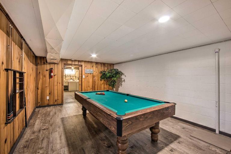 Marietta Home w/ Private Hot Tub, Pool Table! - B&B Marietta