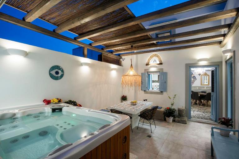Antigone Traditional House - Bed and Breakfast Koskinoù