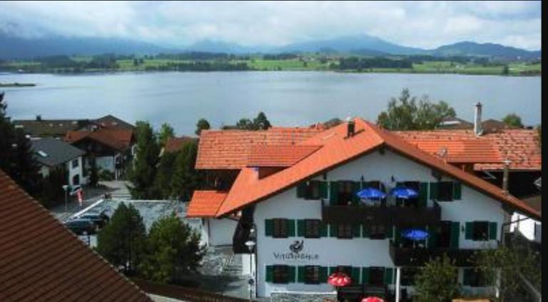 Vitusfort Urlaub im Allgäu - Ferienwohnungen & Themenzimmer in Hopfen am See - B&B Füssen