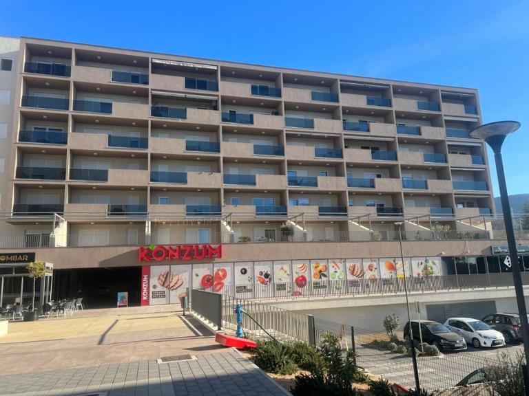 LUKSUZNI Stan ŠIBENIK NOVOGRADNJA!! - Chambres d'hôtes Sibenik