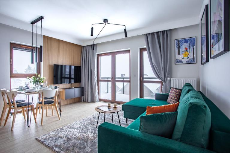 Green Park Resort A15- z dostępem do basenu, sauny, jacuzzi, siłowni - B&B Szklarska Poręba