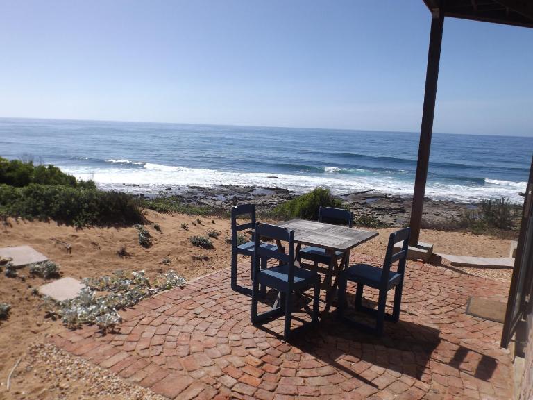 Luxurious Beachfront Studio apartment - B&B Stilbaai