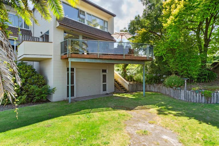 Lakeside Terrace - Taupo Holiday Home - B&B Taupo
