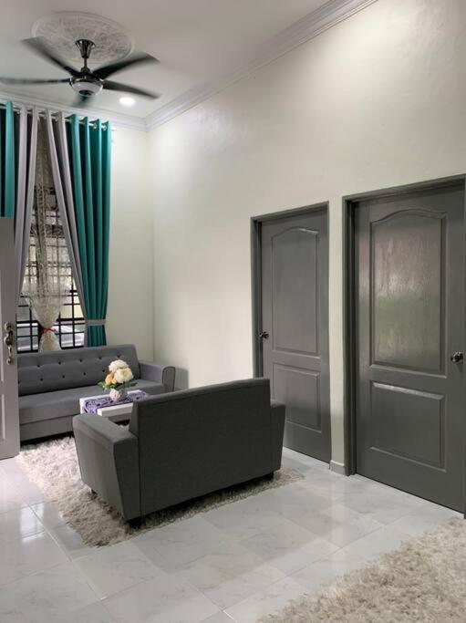 Homestay Cikgu Fatiah - B&B Kota Bharu