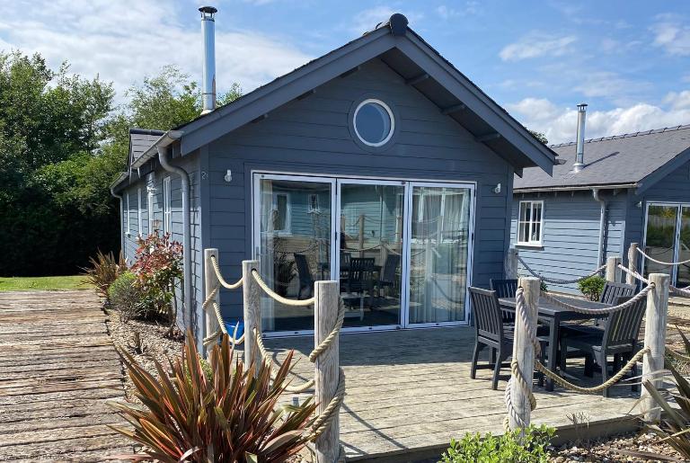 Sandy Collection - 2 next door beach houses - Part of the The Bay Filey Holiday Village with pool, gym and direct beach access, pub, restaurant, tennis and meadows walks - B&B Filey