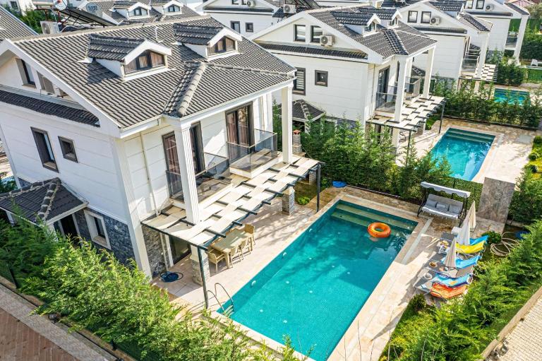 4 Bedroom Holiday Villa in Hisarönü Ölüdeniz- Gold Rose - Chambres d'hôtes Fethiye