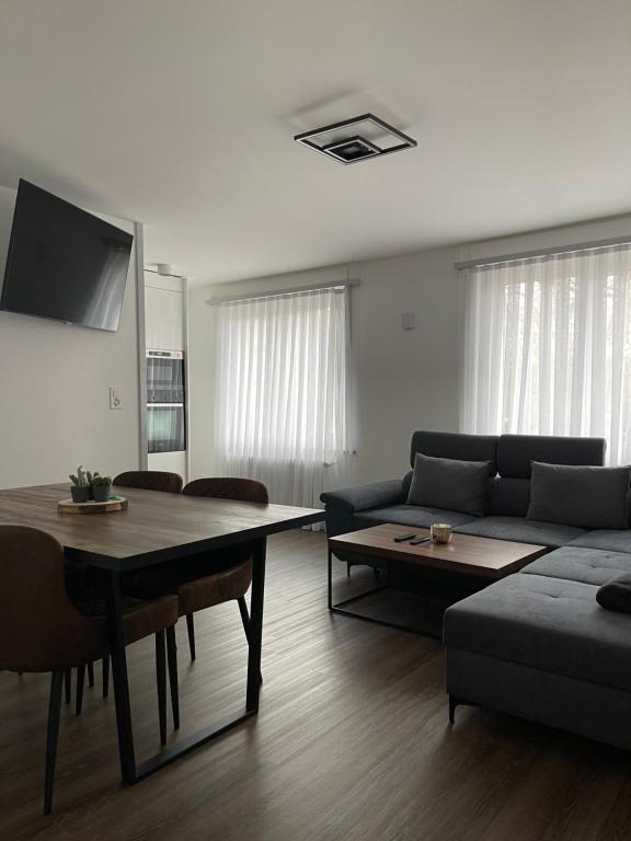 Appartement Wonder 2 au centre de Couvet - Chambres d'hôtes Couvet