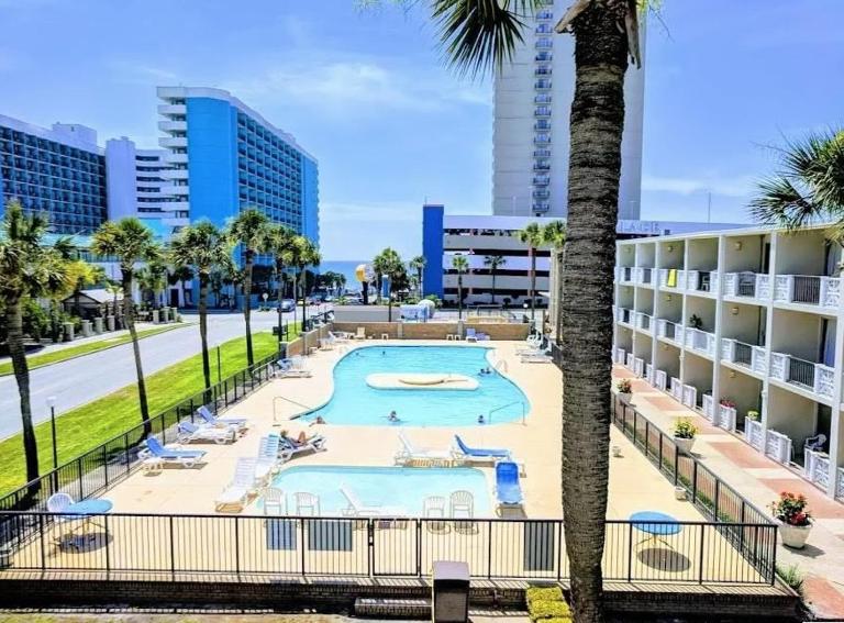 Lovely Pool Front Studio - Chambres d'hôtes Myrtle Beach
