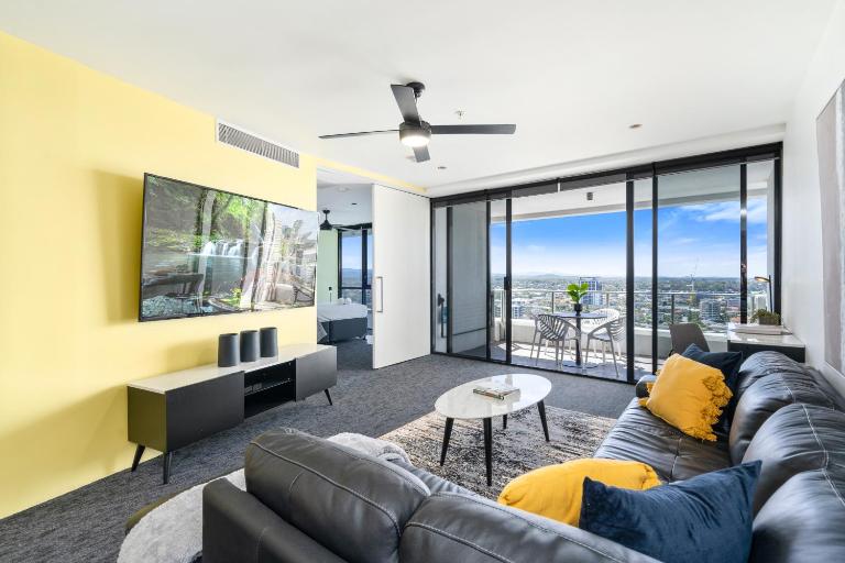 Level 21 River View Apartment - Hosted by Wow Stay - Bed and Breakfast Gold Coast