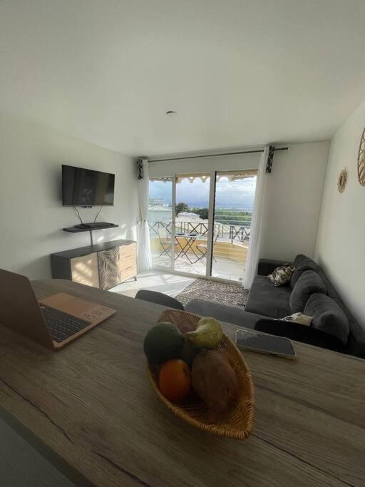 Appt Hadayali - vue mer - proche CHU - B&B Fort-de-France