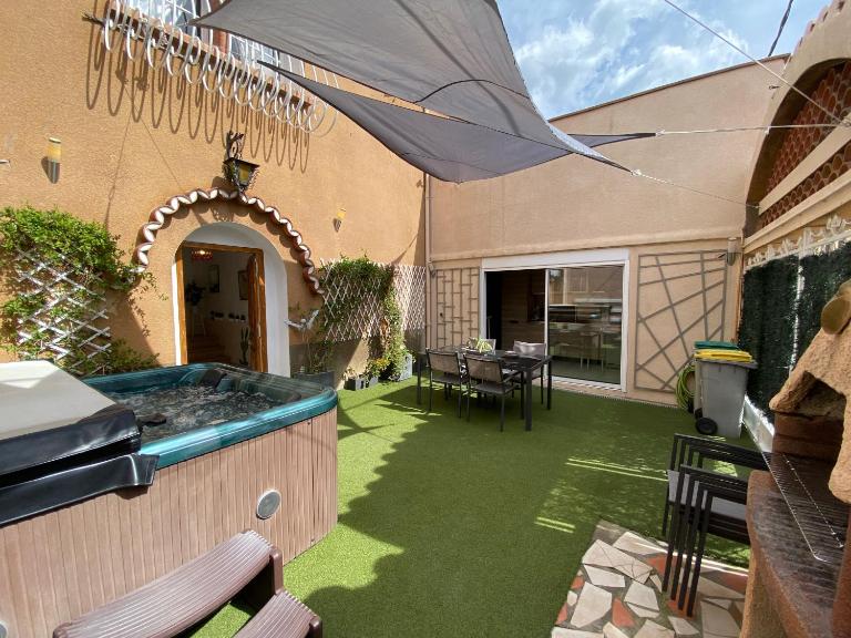 LA SOLANA Maison catalane avec spa privé chauffé toute l'année - B&B Saint-Laurent-de-la-Salanque