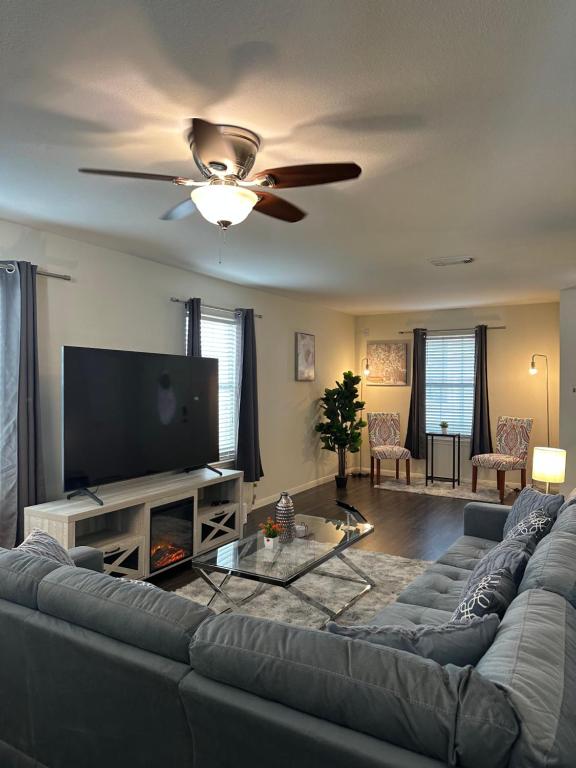 Huge Captivating Modern 5Bdr home-(The Xperience) - Chambres d'hôtes Cypress