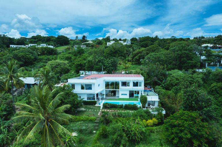 villa piscine à louer a DIEGO SUAREZ. MADAGASCAR - B&B Antsiranana