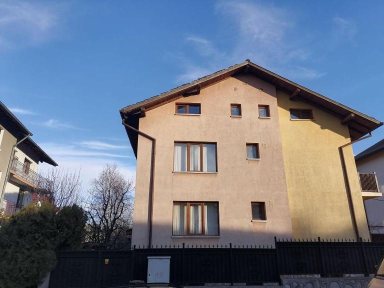 Банско Апартментс - Bed and Breakfast Bansko