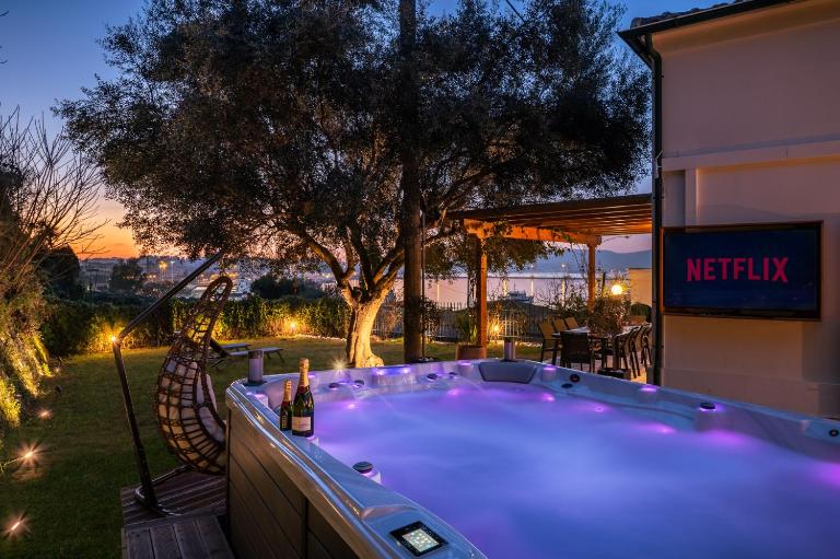 Myronis Villa Corfu Town - B&B Karyofyto