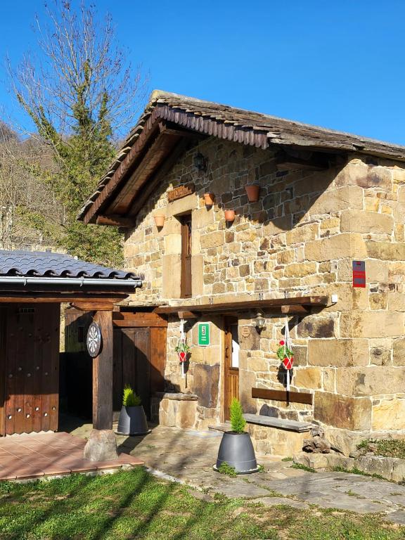 Cabaña Pasiega La Quemada - Chambres d'hôtes San Pedro del Romeral