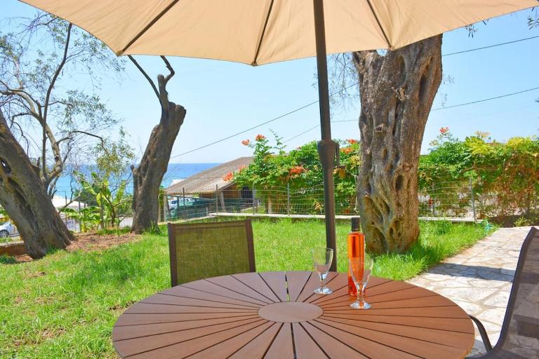 Anemelo house by the Kontogialos beach - B&B Pelekas