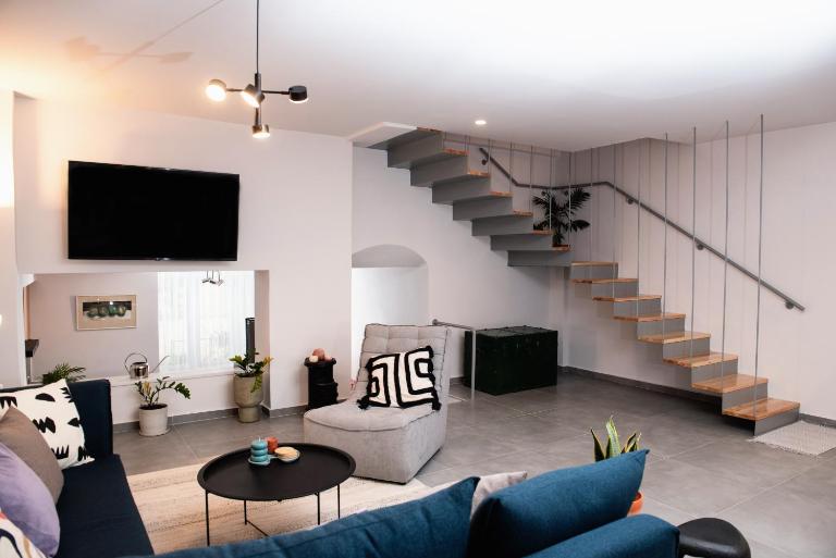 Aelia 110 sq.m. luxury apartment - B&B Náfplio