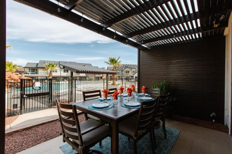 Ocotillo Springs 4 Ping Pong Table, X Box One, and close access to the Community Pool - B&B Santa Clara