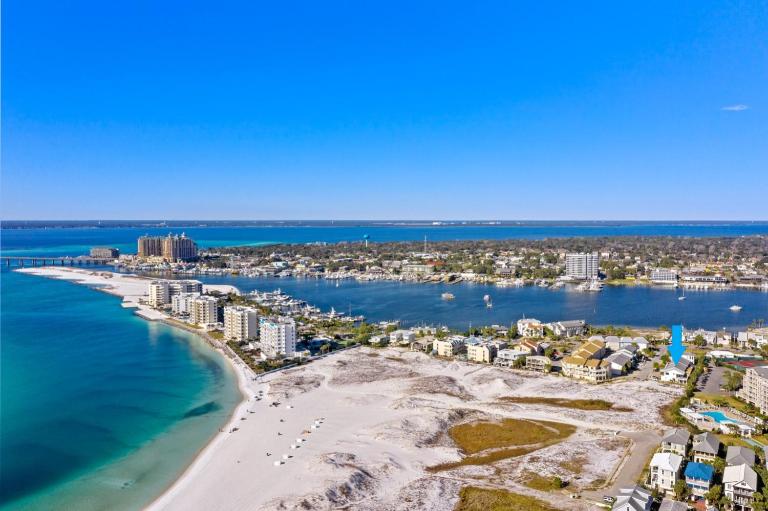 Beach Side Destin Retreat - B&B Destin